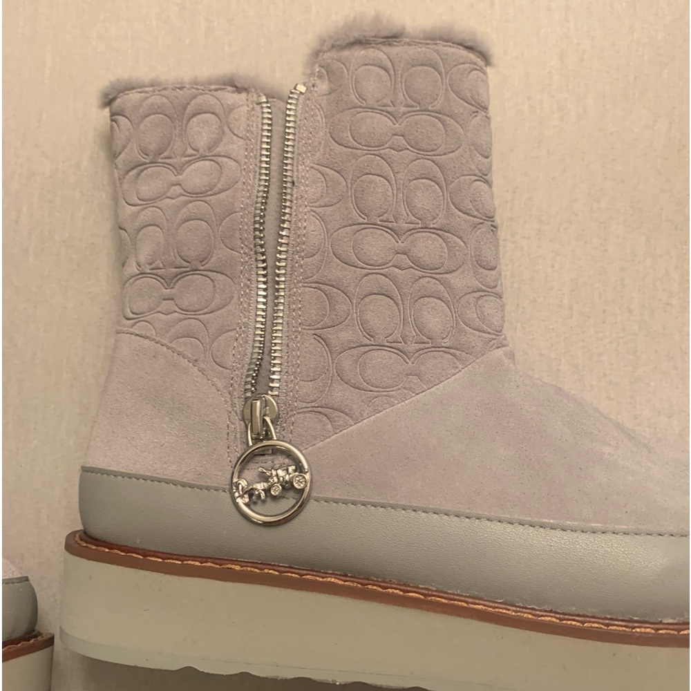 Ladies size 81/2 coach boots